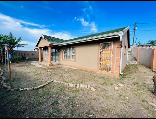 3 BEDROOM HOUSE FOR SALE IN KWAMASHU
